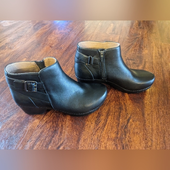 Dansko Tate Neutral Milled Nappa Shoes - Black - Picture 2 of 7